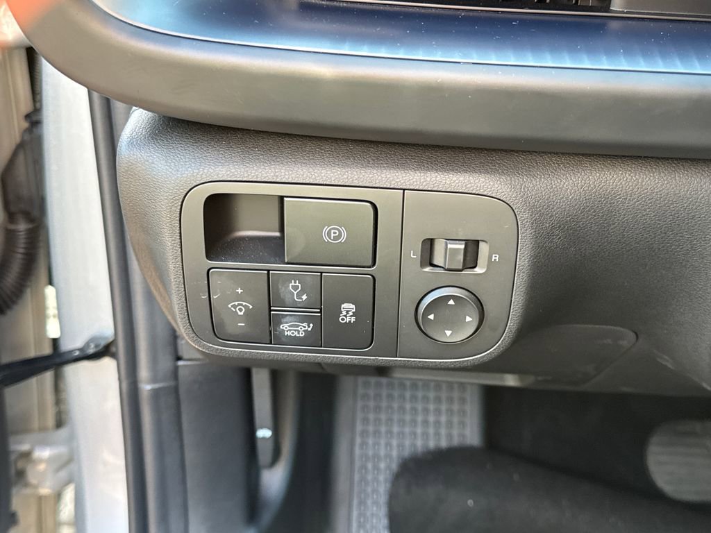 Used 2025 Hyundai Ioniq 6 SEL RWD image 30