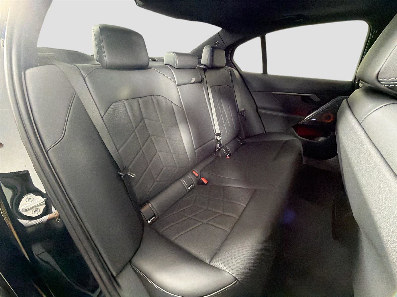 New 2026 BMW i5 eDrive40 w/ M Sport Package RWD image 28