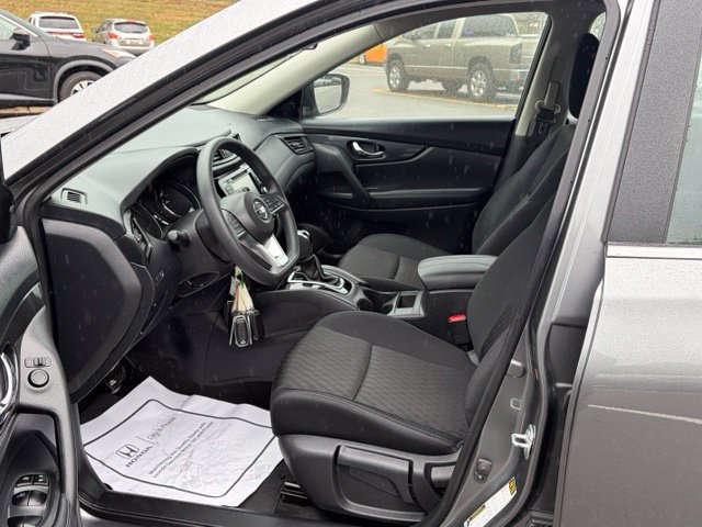 Used 2018 Nissan Rogue S AWD/4WD image 15