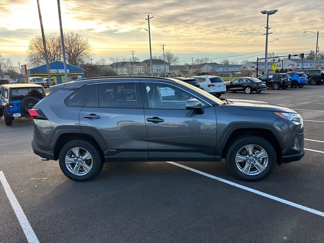 Used 2025 Toyota RAV4 XLE image 31
