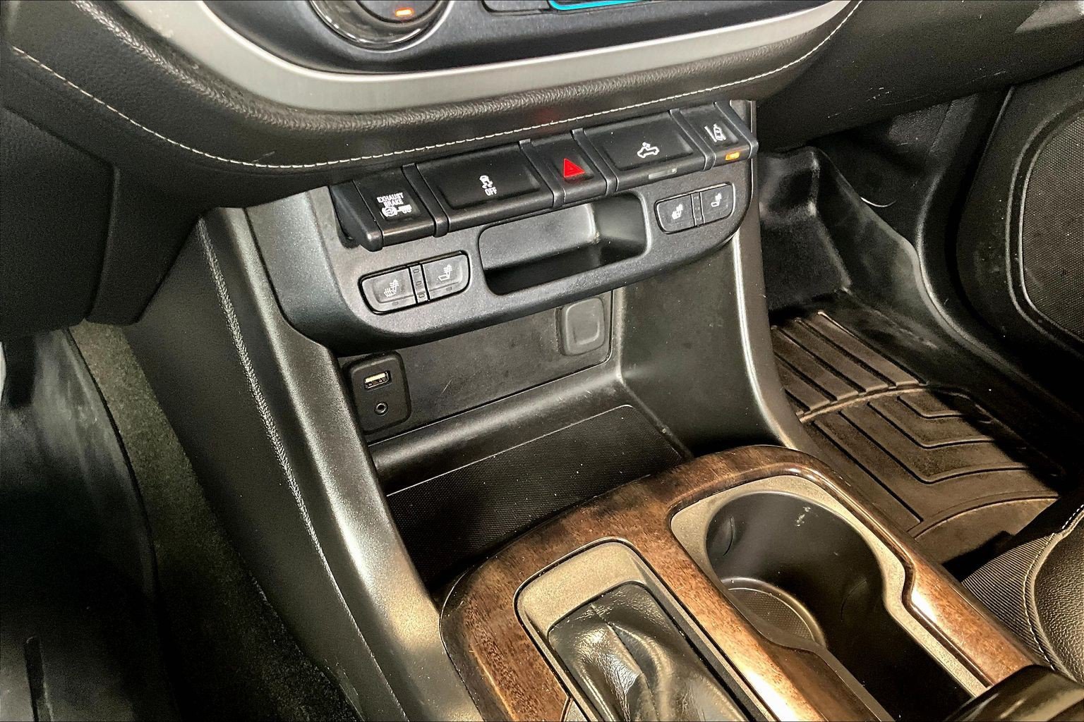Used 2018 GMC Canyon SLT w/ Driver Alert Package AWD/4WD image 17