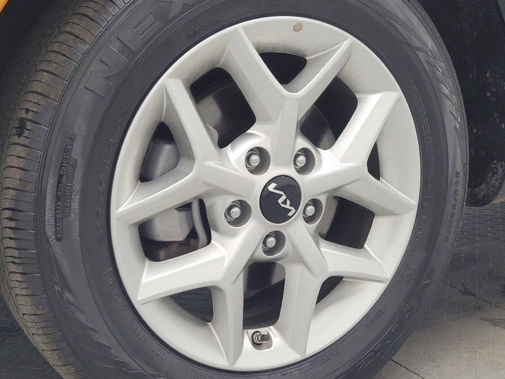 Used 2025 Kia Soul LX FWD image 31