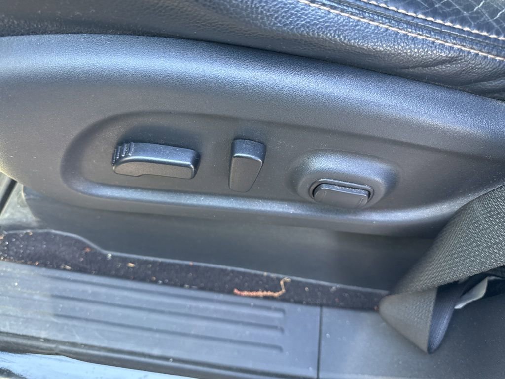 Used 2017 Nissan Titan SL AWD/4WD image 9