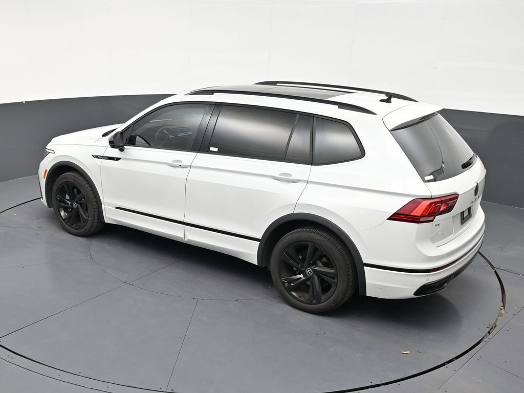 Used 2024 Volkswagen Tiguan SE R-Line FWD image 19