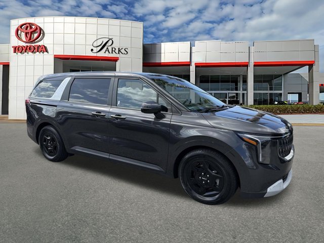 Used 2025 Kia Carnival