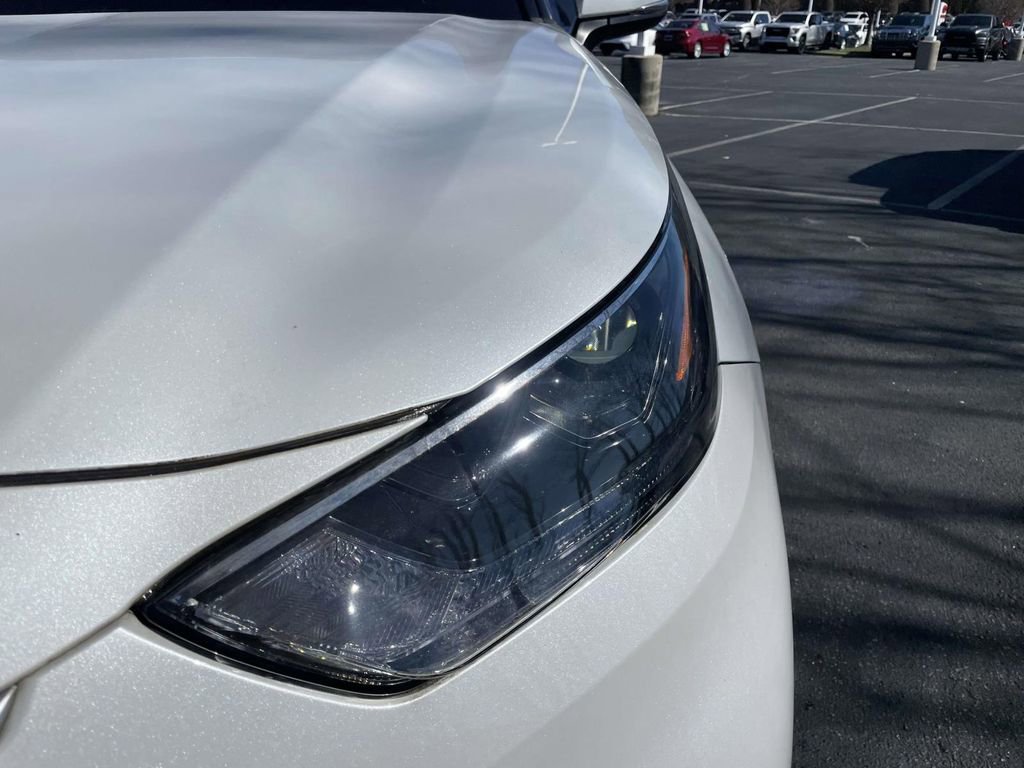 Used 2022 Toyota Highlander LE image 13