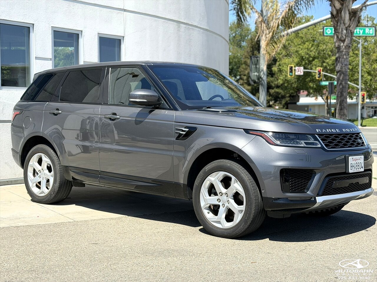 Used 2018 Land Rover Range Rover Sport HSE AWD/4WD image 3