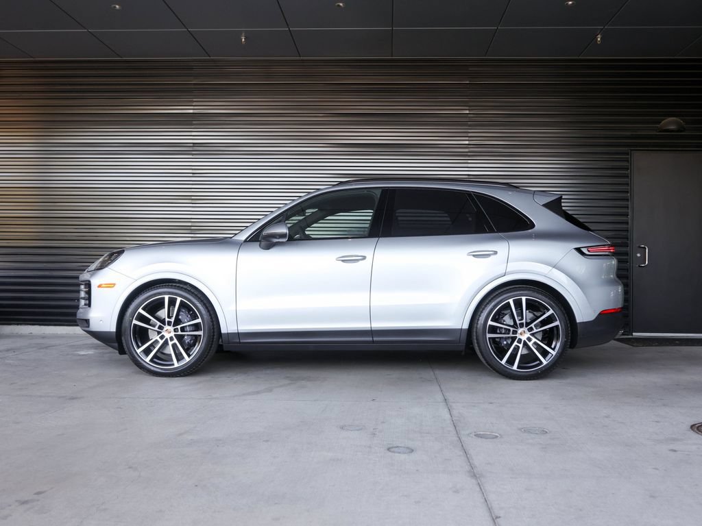 Certified 2026 Porsche Cayenne AWD/4WD image 2