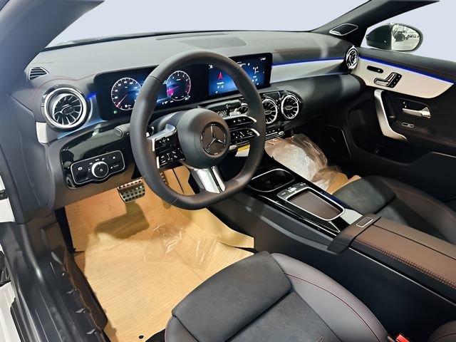 Used 2025 Mercedes-Benz CLA 250 4MATIC image 5