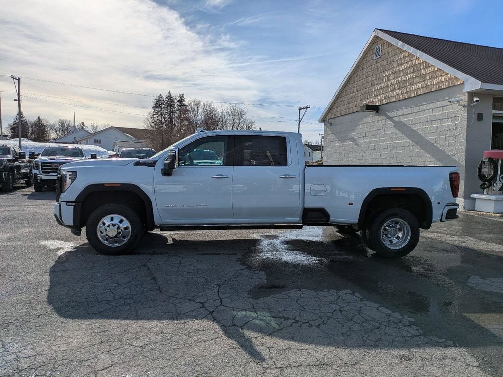 New 2026 GMC Sierra 3500 Denali Ultimate AWD/4WD image 8