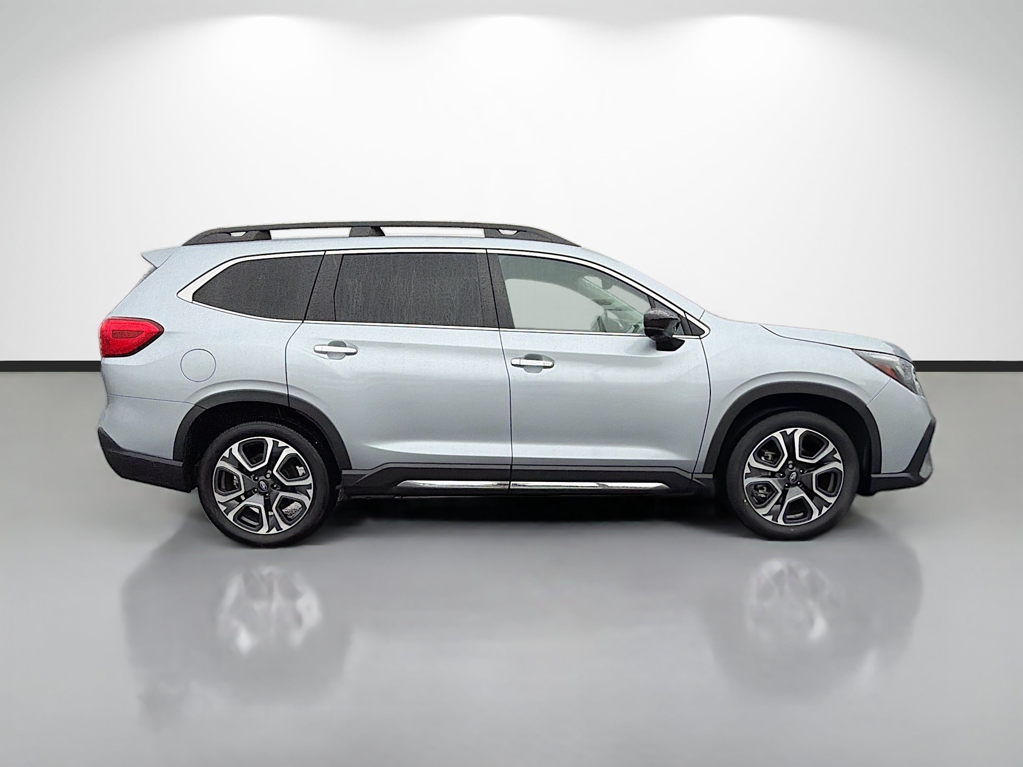 Used 2024 Subaru Ascent Touring AWD/4WD image 2