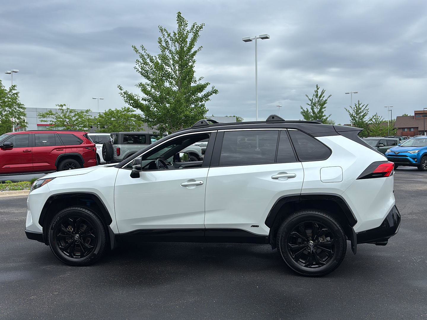 Used 2024 Toyota RAV4 XSE w/ Weather Package AWD/4WD image 26