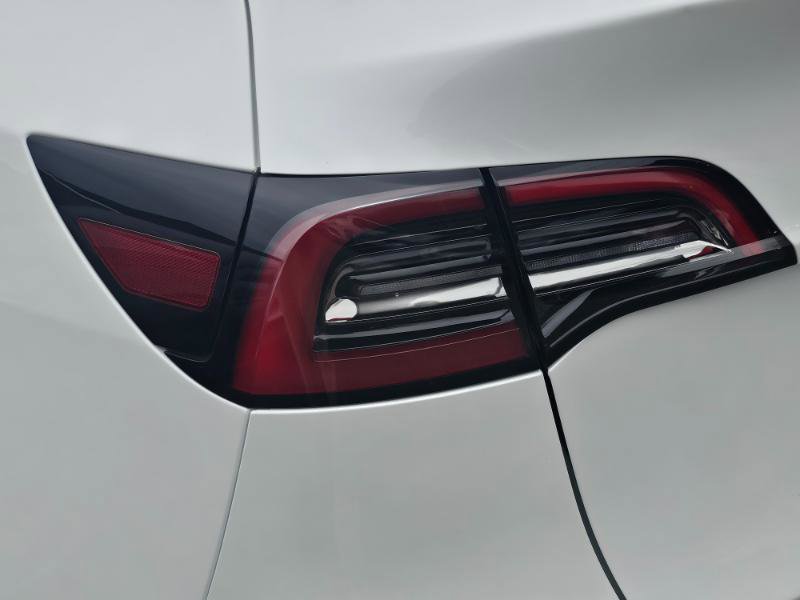 Used 2024 Tesla Model Y Long Range image 28