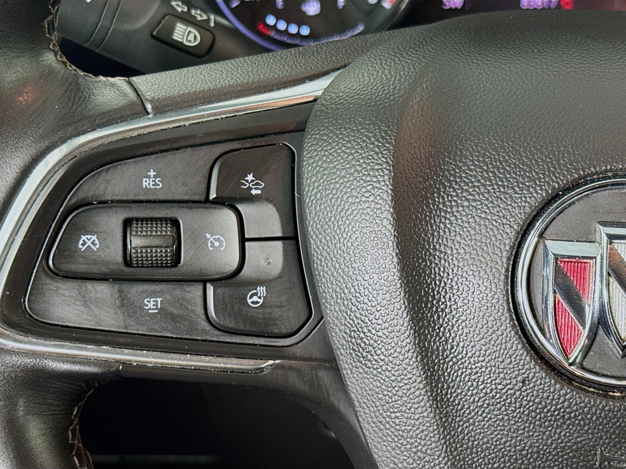 Used 2022 Buick Encore GX Essence FWD image 13