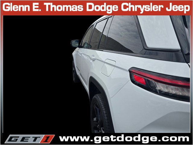 Certified 2023 Jeep Grand Cherokee Limited w/ Luxury Tech Group II RWD image 10