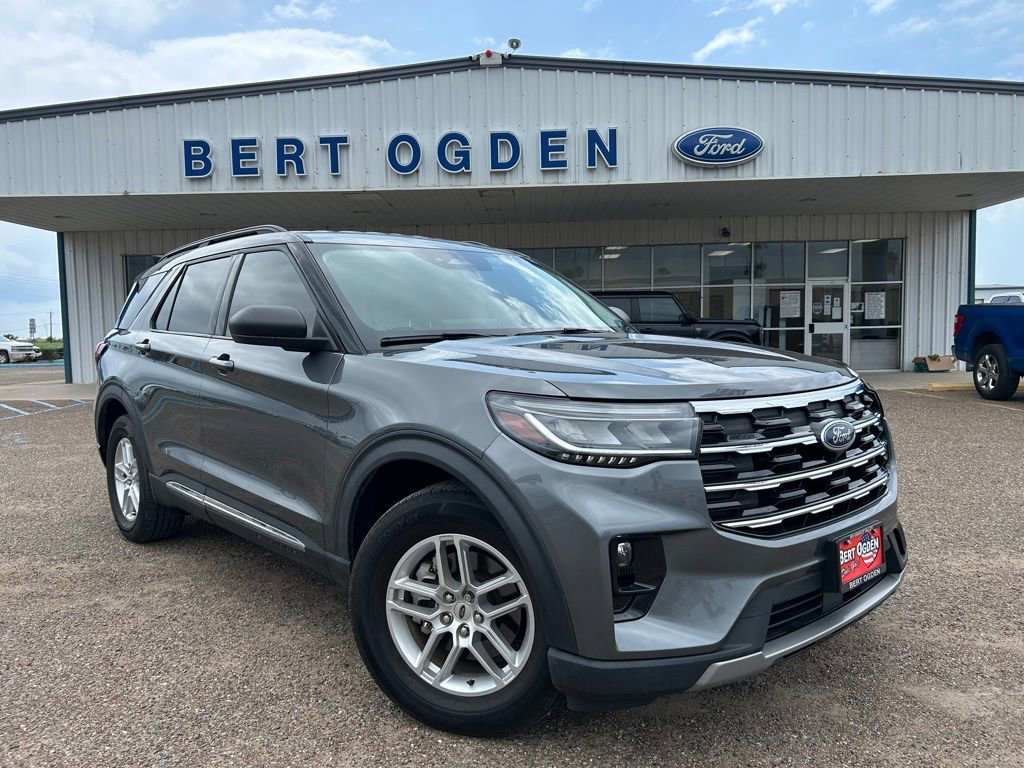 Used 2025 Ford Explorer Active w/ Active Comfort Package RWD video 1