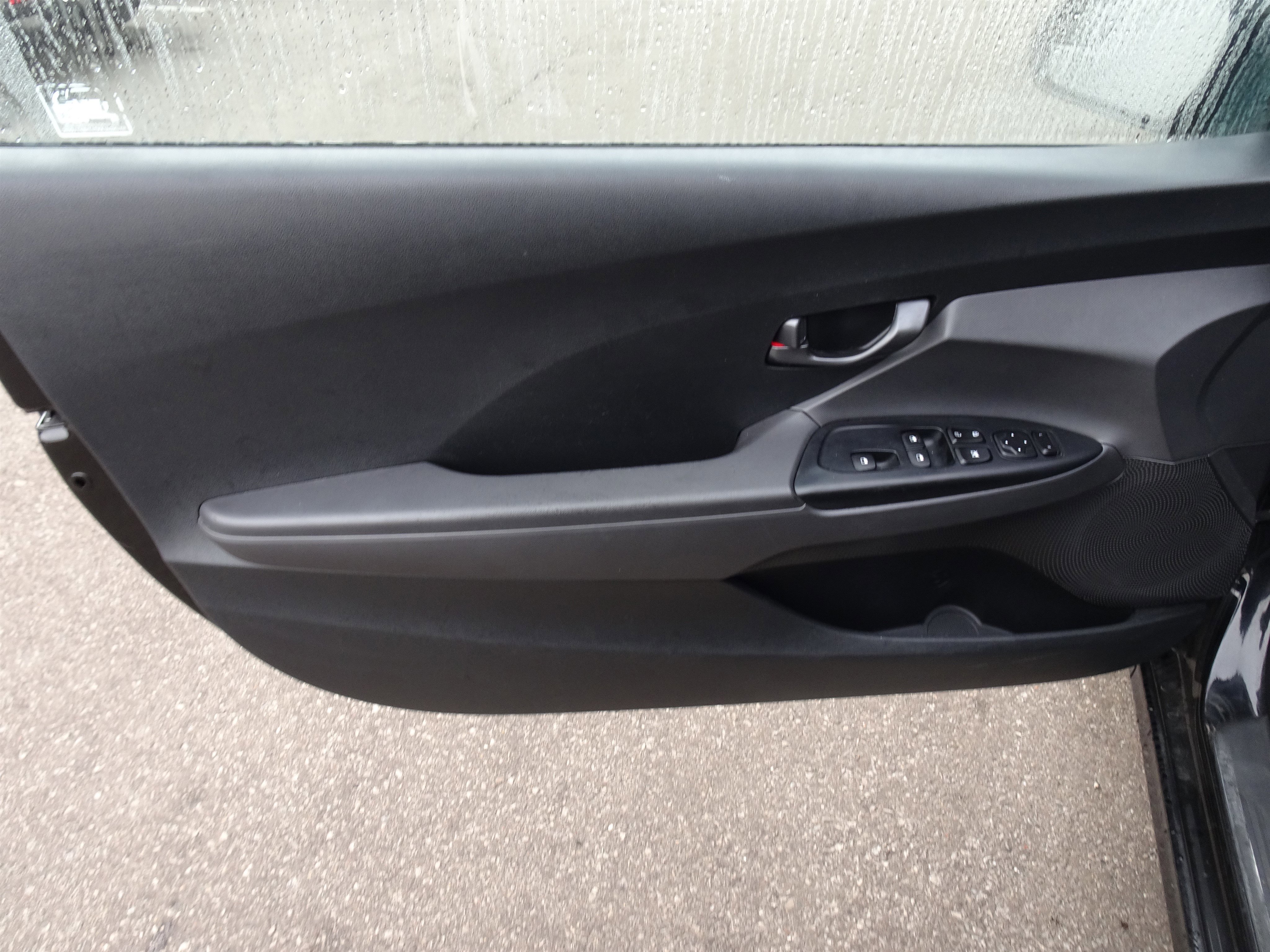 Used 2019 Hyundai Veloster 2.0 image 15