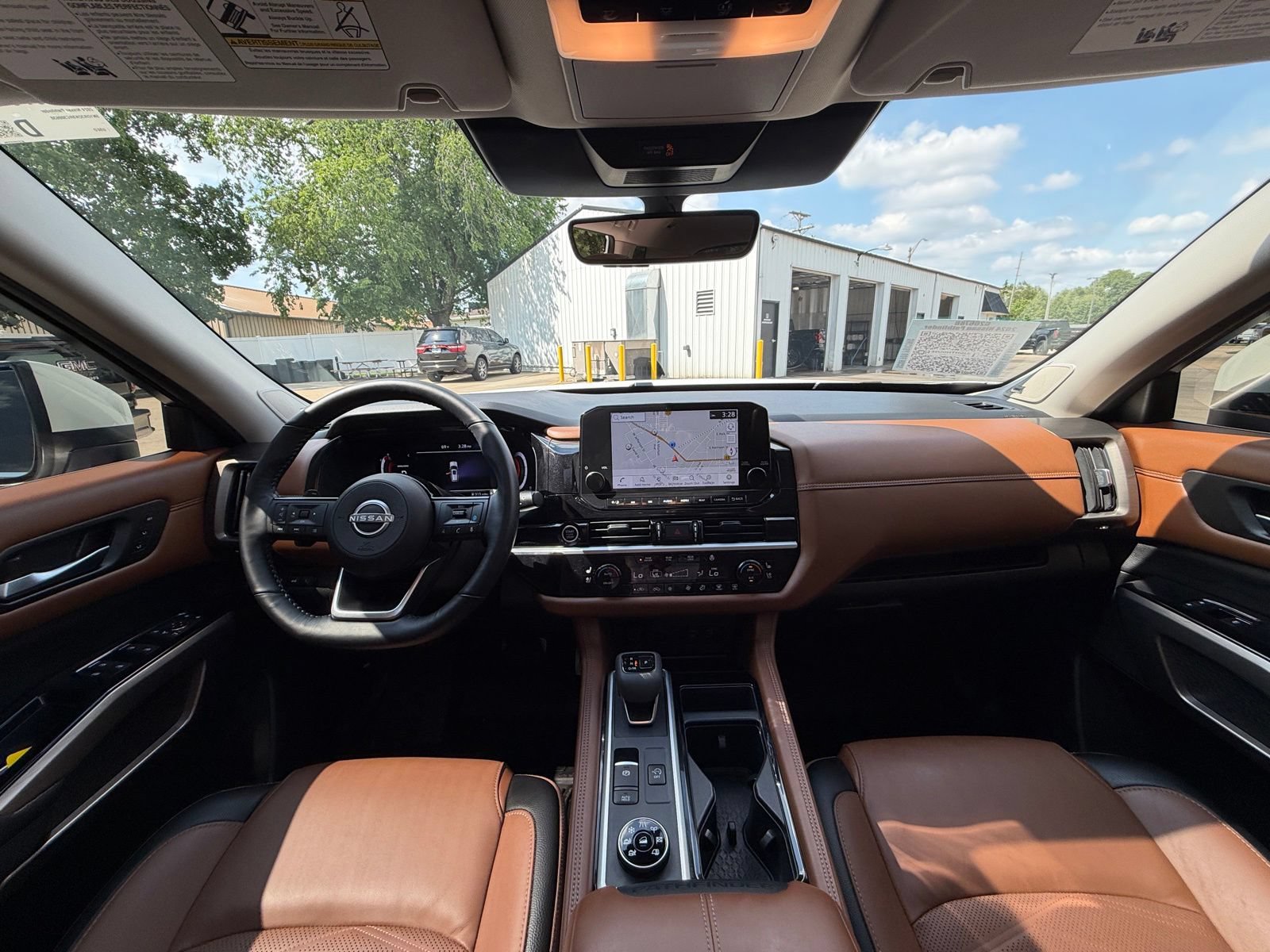 Used 2024 Nissan Pathfinder Platinum AWD/4WD image 26