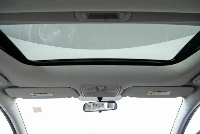 Used 2010 Hyundai Elantra SE image 16