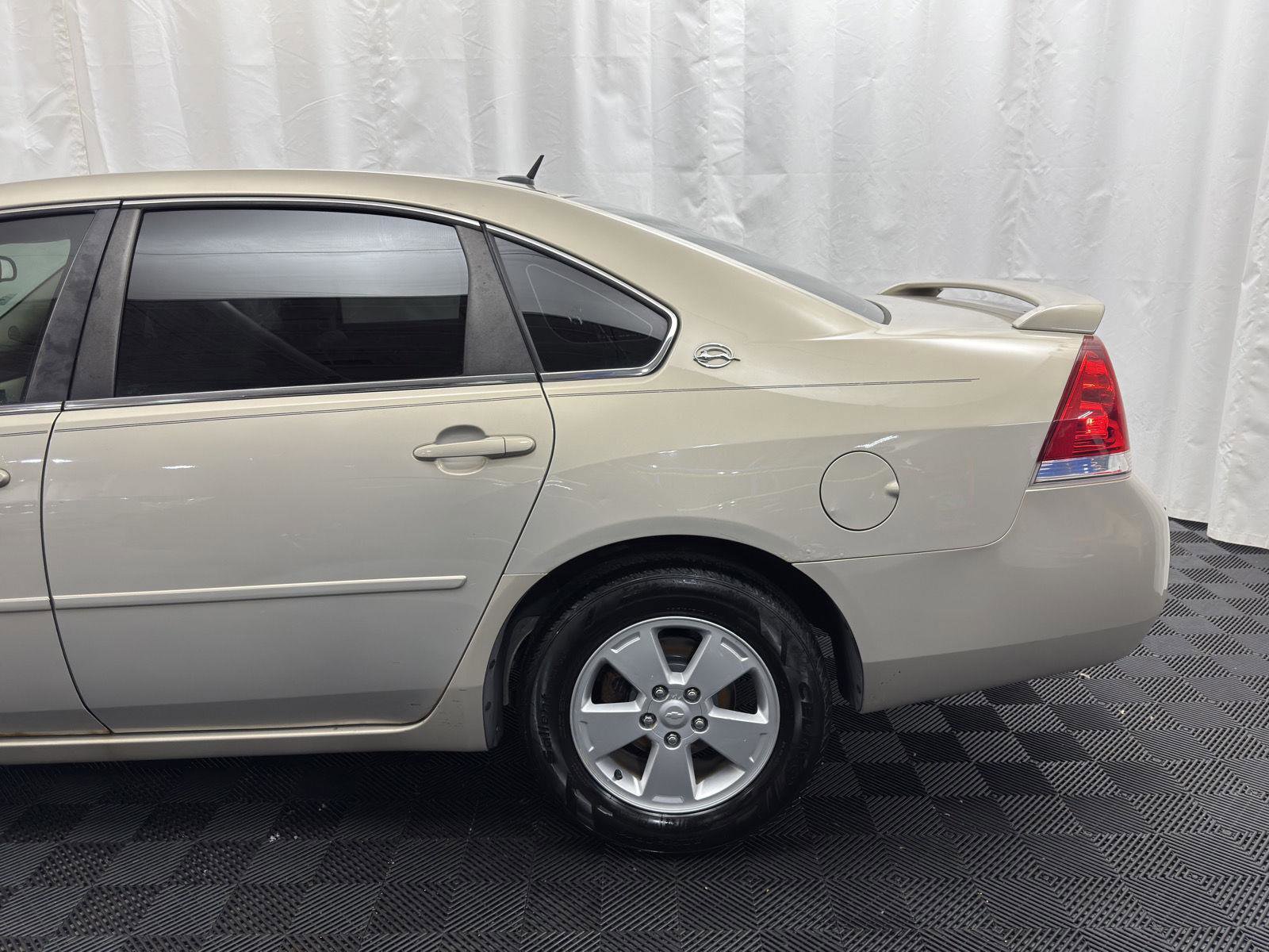 Used 2008 Chevrolet Impala LT w/ Luxury Edition Package image 7