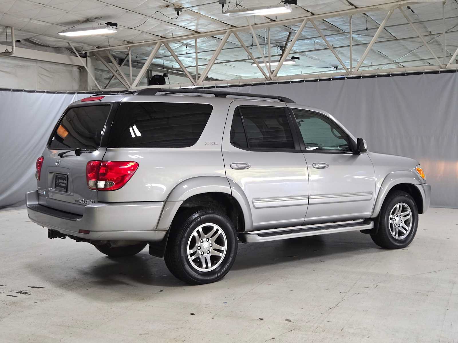 Used 2007 Toyota Sequoia SR5 AWD/4WD image 3