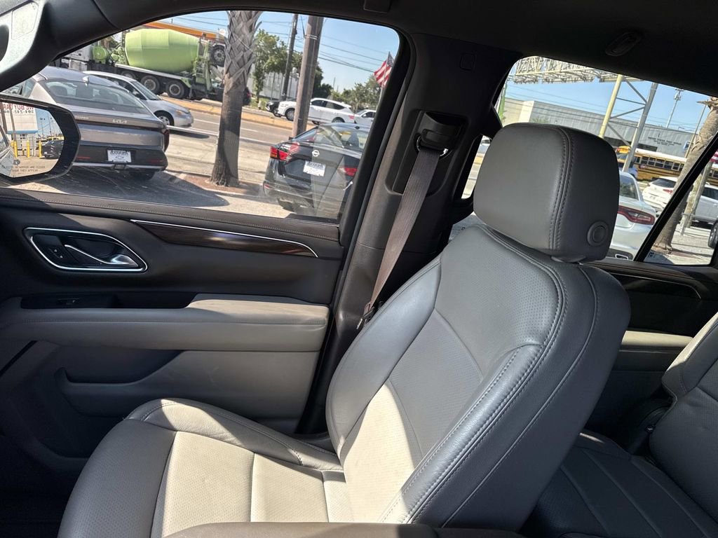 Used 2023 GMC Yukon SLE w/ Gmc Pro Safety Plus Package AWD/4WD image 16