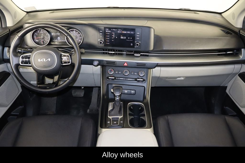 Used 2022 Kia Carnival LX FWD image 13