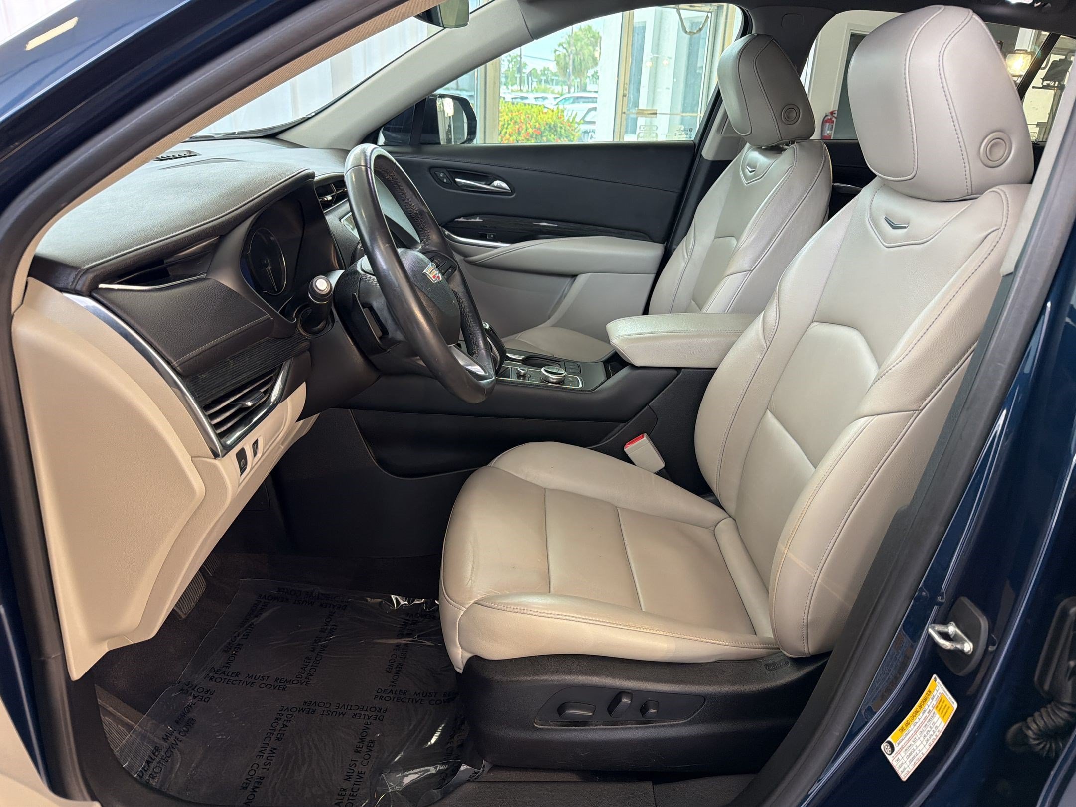 Used 2019 Cadillac XT4 Premium Luxury w/ Driver Awareness Package FWD image 5