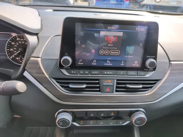 Used 2024 Nissan Altima 2.5 SV FWD image 17
