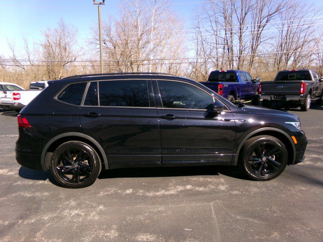 Used 2023 Volkswagen Tiguan SE R-Line image 10