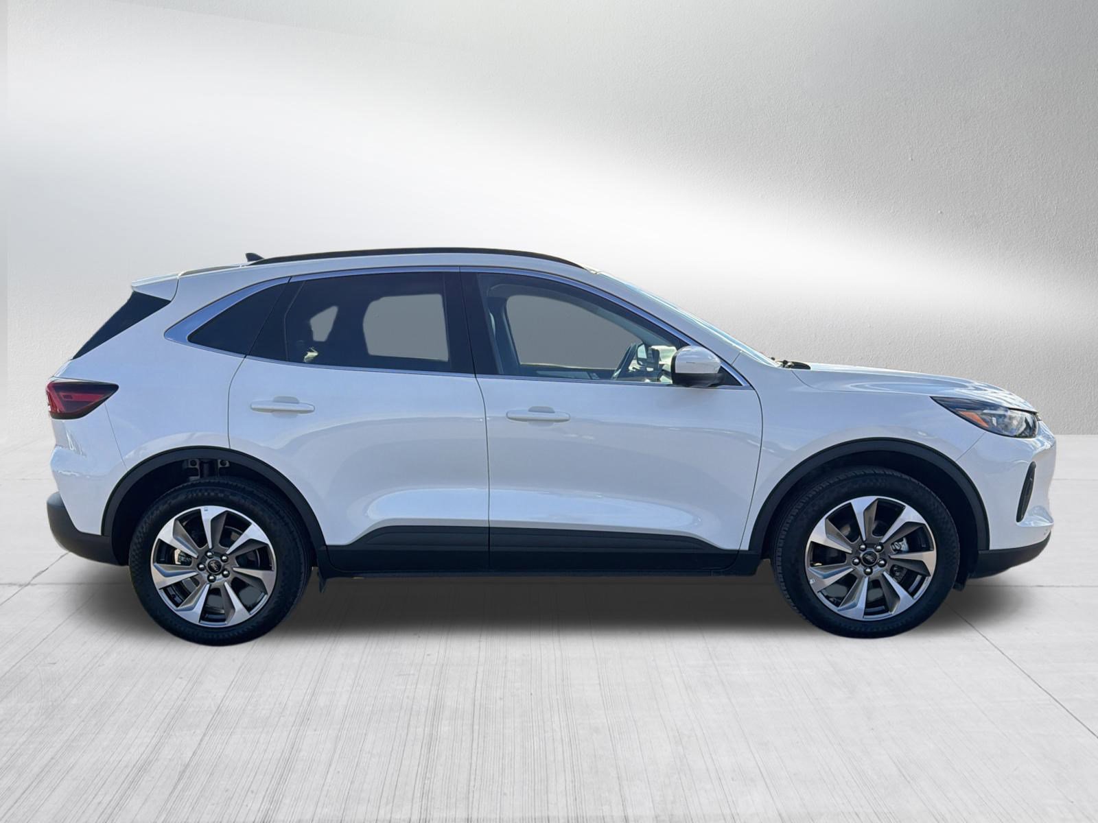 Used 2024 Ford Escape Platinum image 8