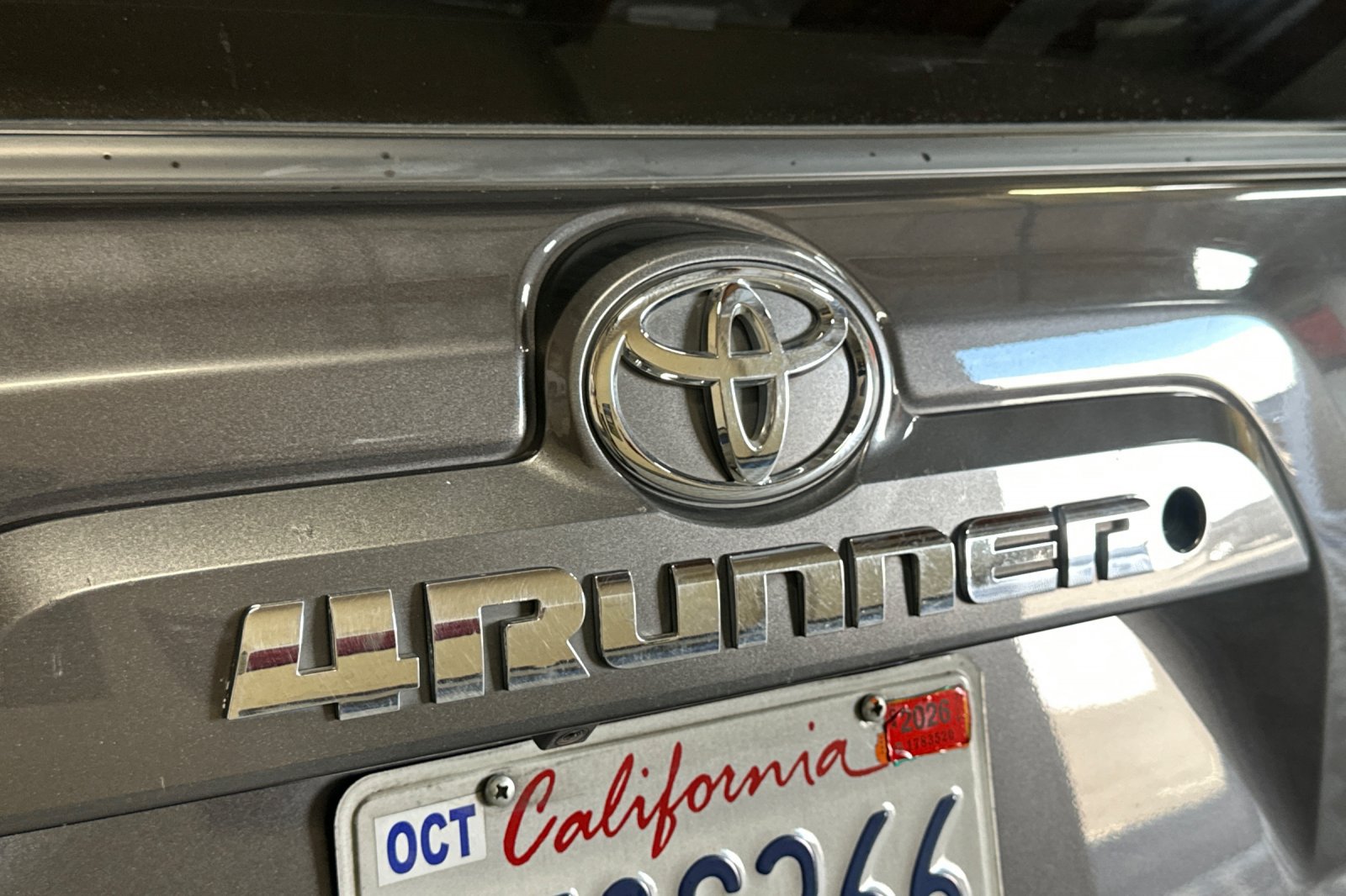 Used 2018 Toyota 4Runner SR5 AWD/4WD image 49