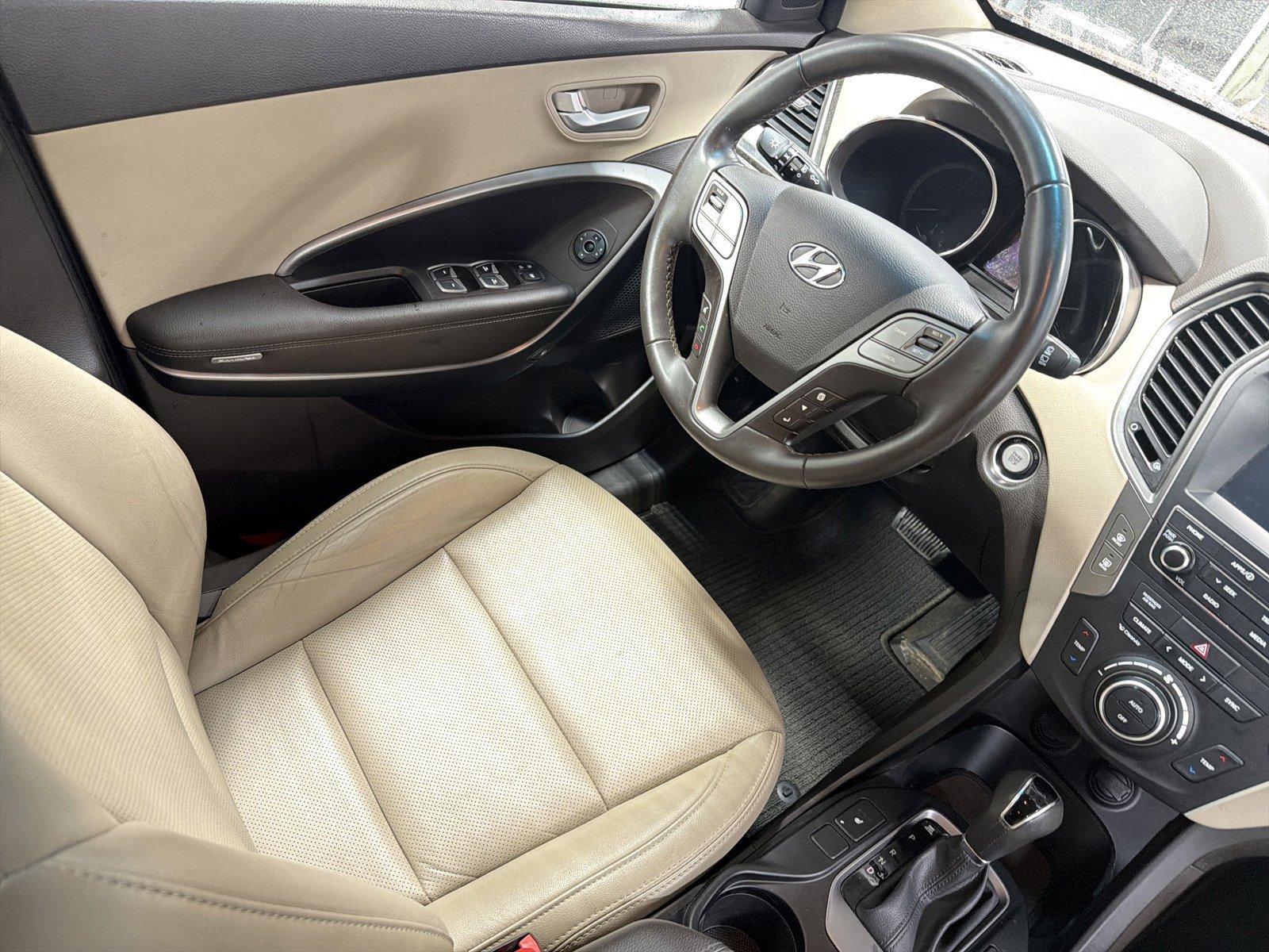 Used 2017 Hyundai Santa Fe Sport image 24