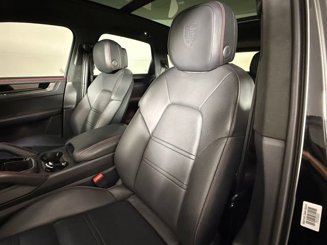 Used 2025 Porsche Cayenne GTS AWD/4WD image 6