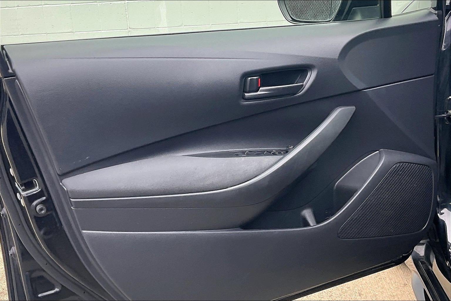 Used 2024 Toyota Corolla LE FWD image 27