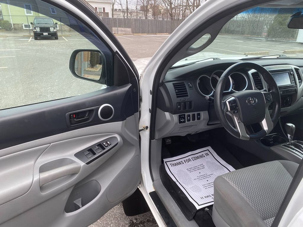 Used 2014 Toyota Tacoma 4x4 Double Cab w/ SR5 Package image 10