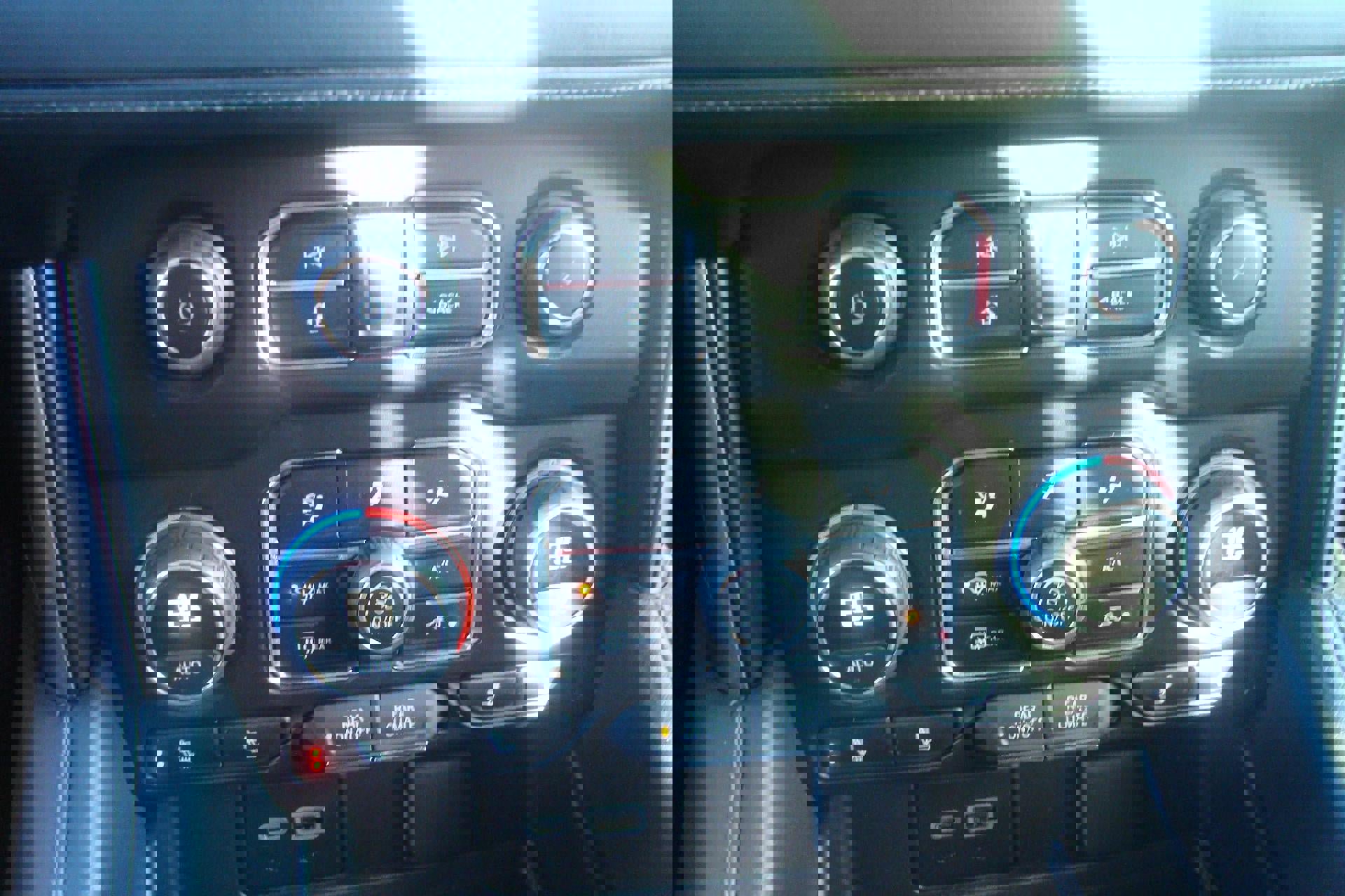 Used 2024 Chevrolet Tahoe Z71 w/ Luxury Package image 17