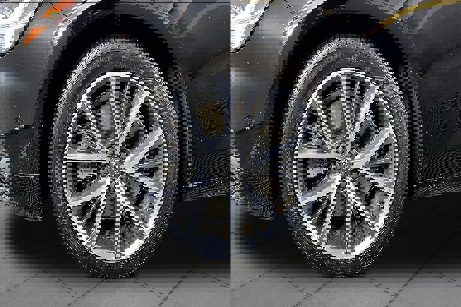 Used 2018 Volvo S90 T6 Momentum image 11