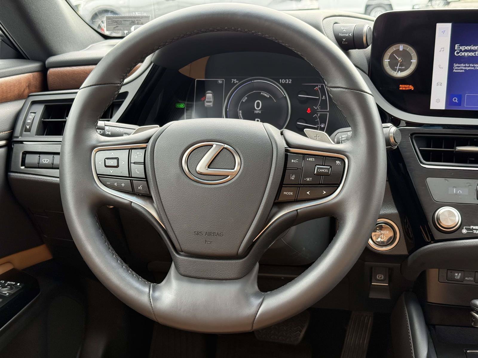 Used 2024 Lexus ES 300h w/ Premium Package FWD image 9
