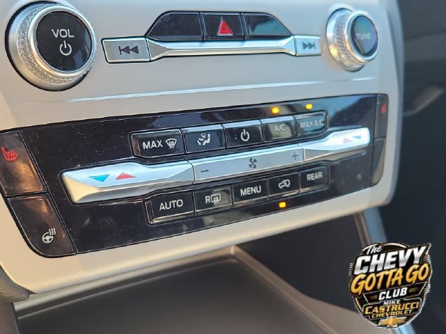 Used 2022 Ford Explorer XLT w/ Equipment Group 202A AWD/4WD image 16