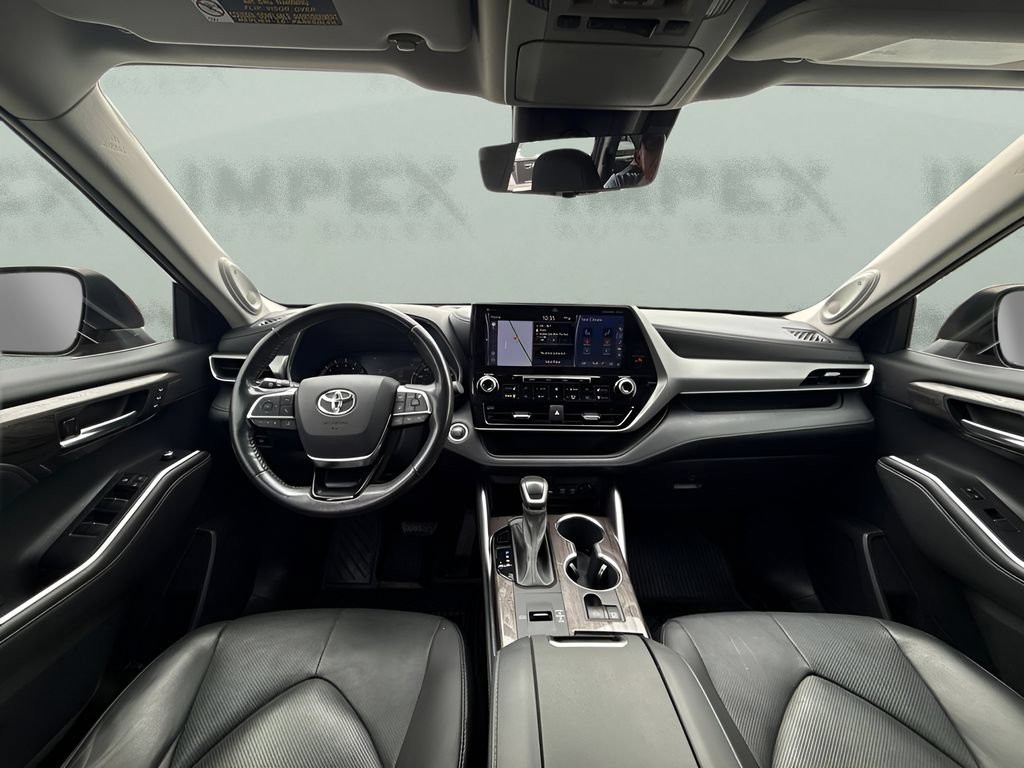 Used 2021 Toyota Highlander Platinum FWD image 10