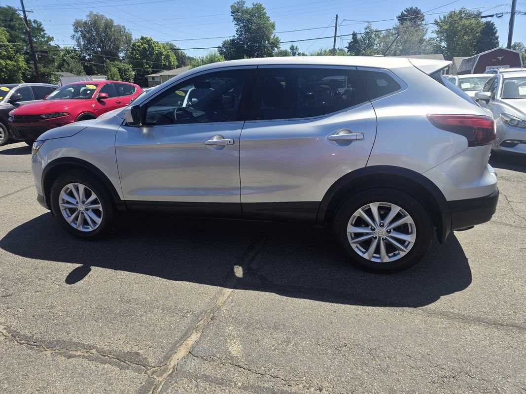 Used 2017 Nissan Rogue Sport S w/ S Appearance Package AWD/4WD image 13