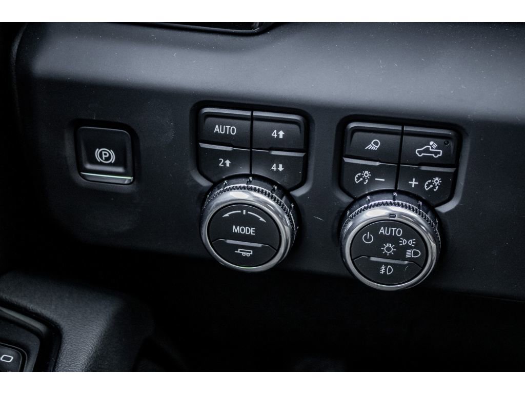 New 2026 GMC Sierra 2500 AT4 w/ AT4 Premium Plus Package image 39
