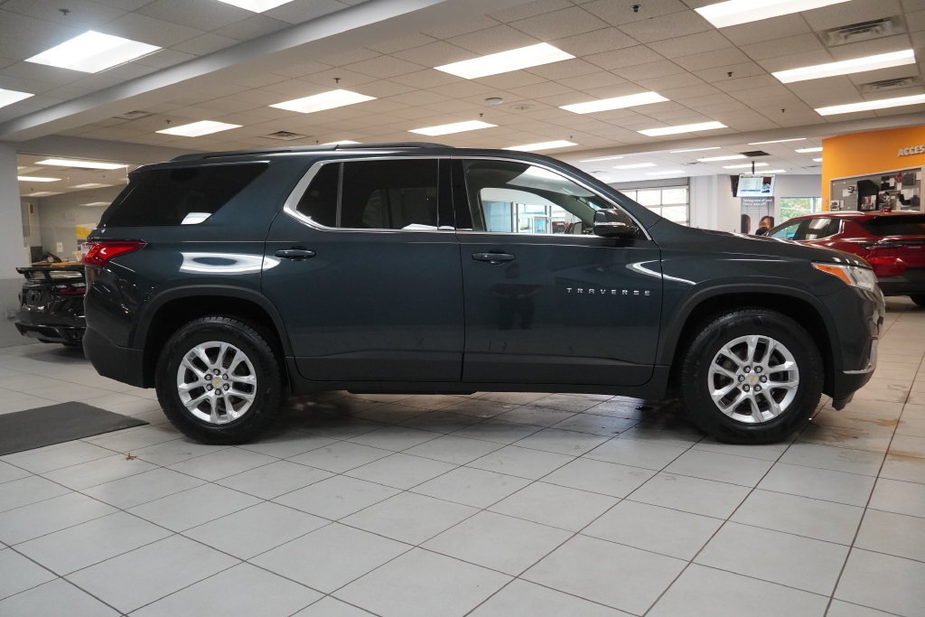 Used 2019 Chevrolet Traverse LT w/ LPO, Cargo Package AWD/4WD image 16