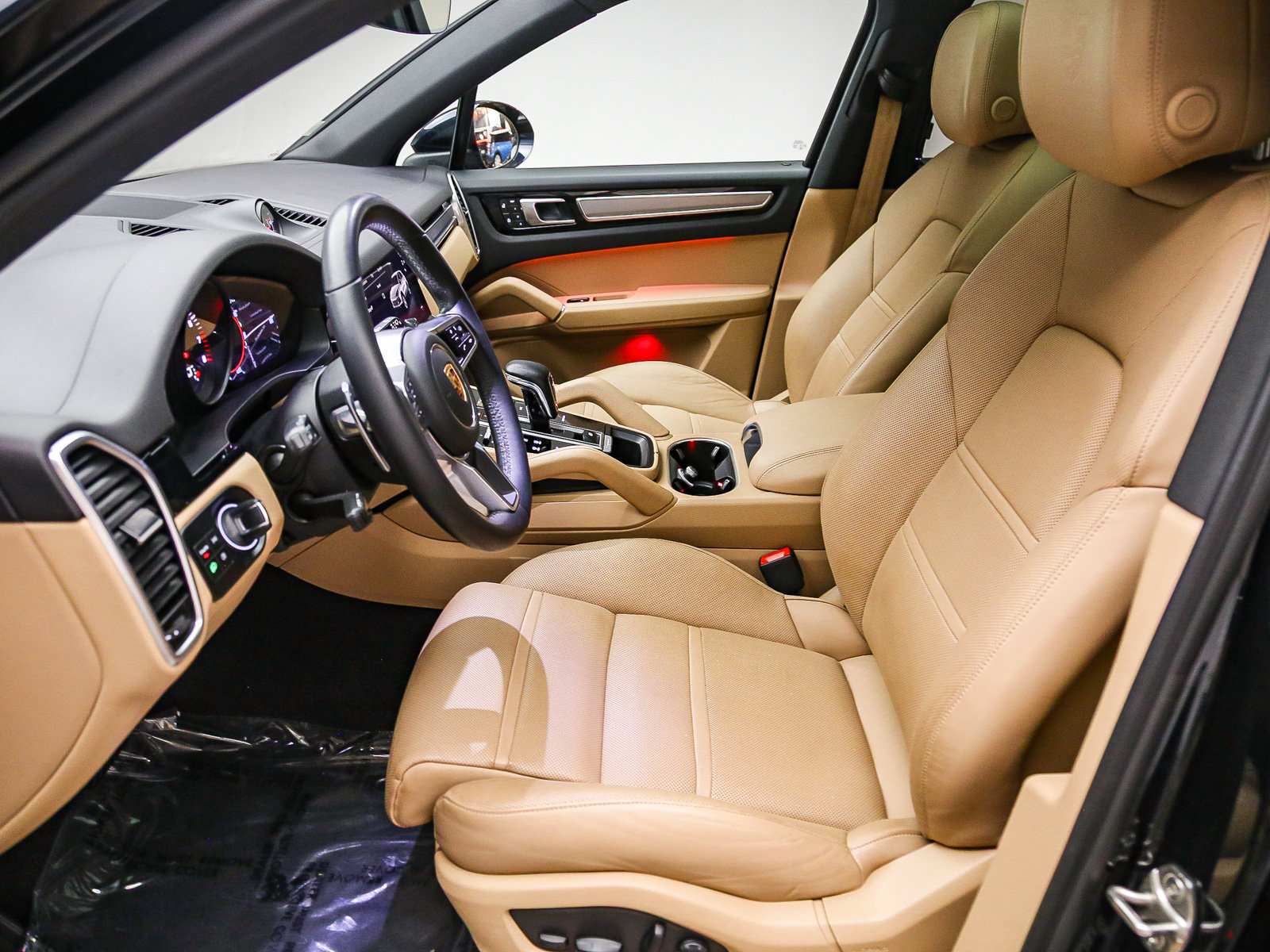 Certified 2023 Porsche Cayenne AWD/4WD image 22