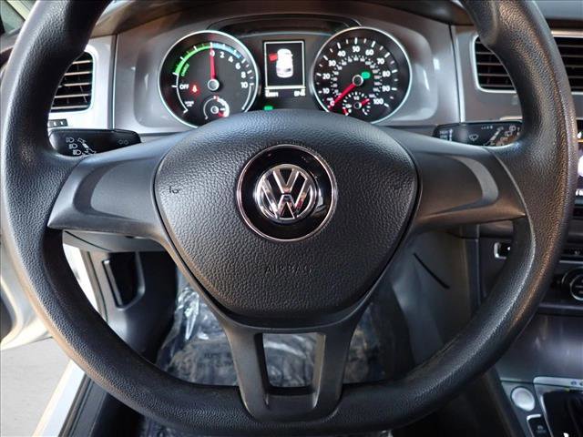 Used 2015 Volkswagen e-Golf Limited Edition image 13