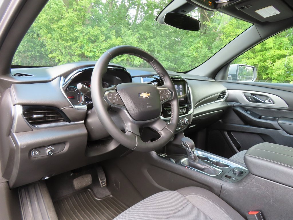 Used 2023 Chevrolet Traverse LT image 20
