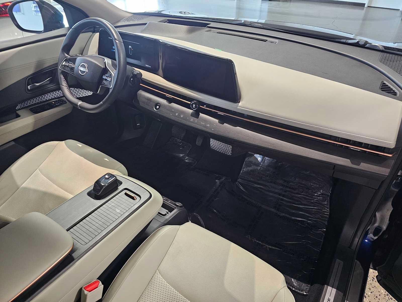 Used 2024 Nissan Ariya AWD image 11