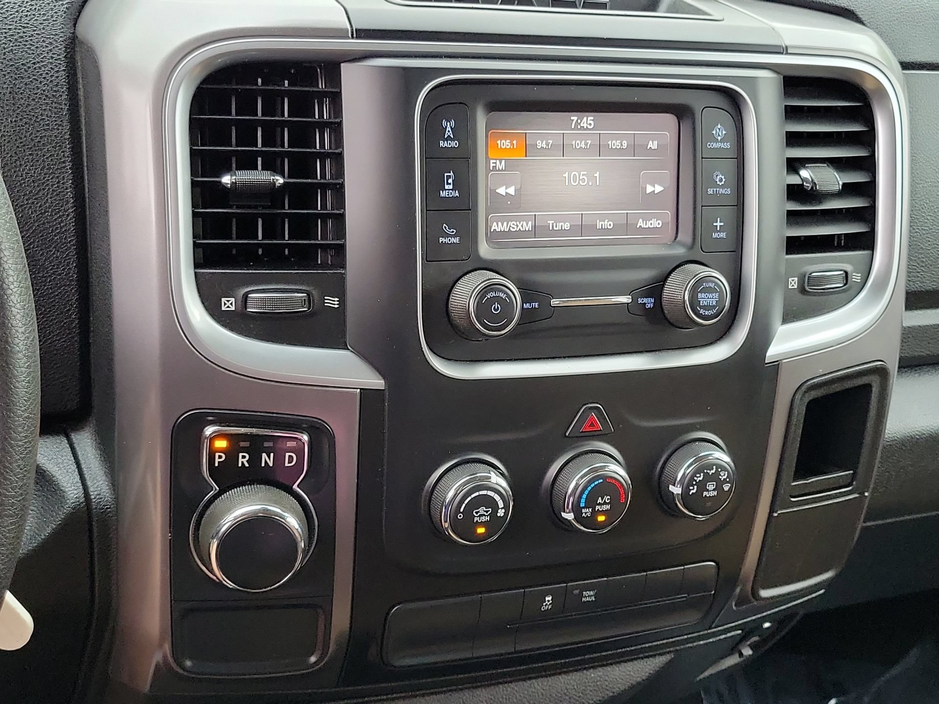 Used 2021 RAM 1500 Classic SLT RWD image 11