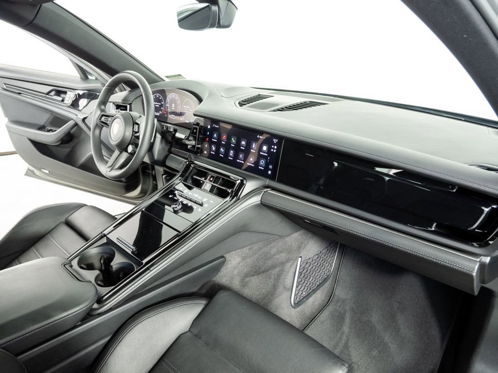 Certified 2025 Porsche Panamera 4 AWD/4WD image 23